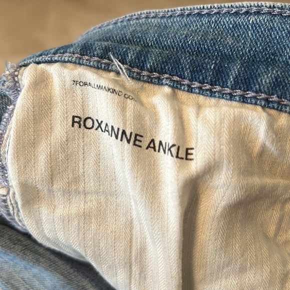 7 For All Mankind Light Blue Skinny Jeans - Picture 4 of 5